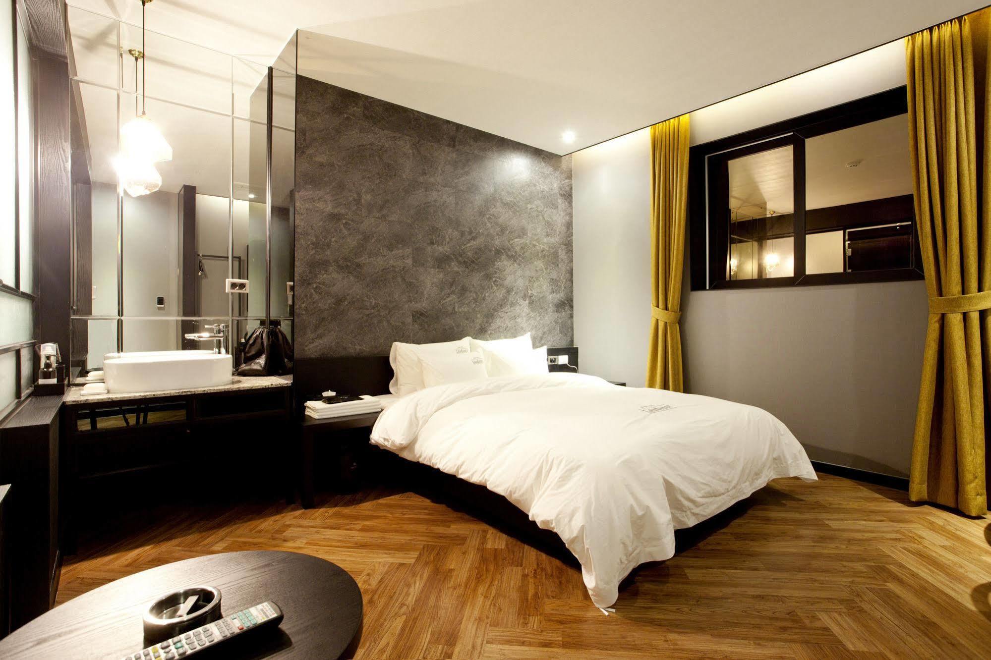 Hotel Londoner Gimhae Eksteriør bilde